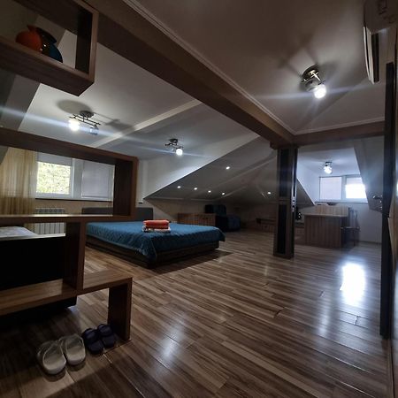 Apartments On Mustafa Ozturk 알마티 외부 사진